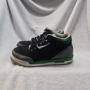 Nike Air Jordan 3 Retro "Pine Green" Size 7Y